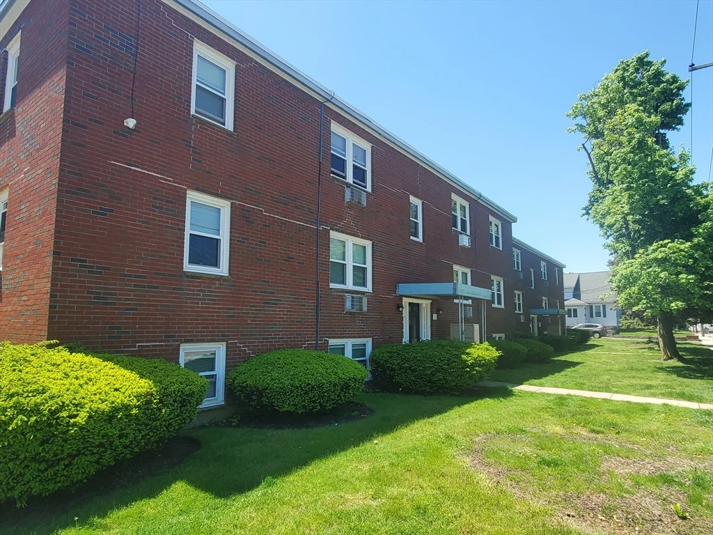 1 bed, 1 bath apartment for rent at 433A Sea St Unit 1, Quincy — photo 11 of 11