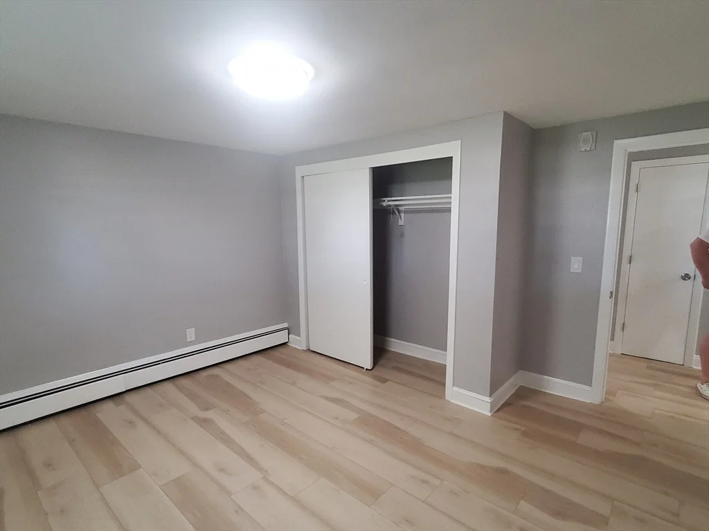 1 bed, 1 bath apartment for rent at 433A Sea St Unit 1, Quincy — photo 2 of 11