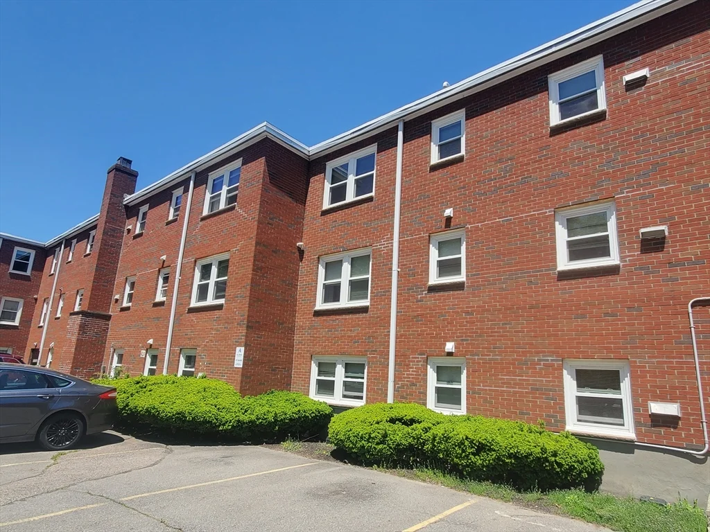 1 bed, 1 bath apartment for rent at 433A Sea St Unit 1, Quincy — photo 10 of 11