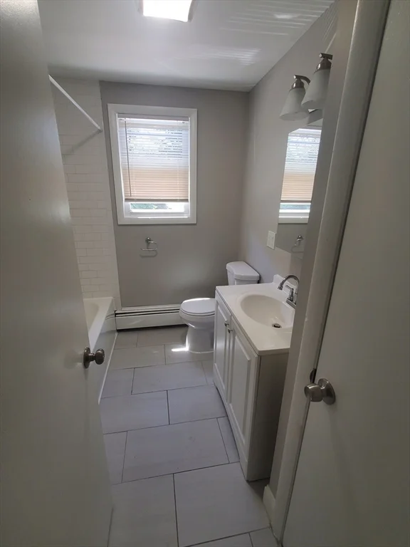 2 bed, 1 bath apartment for rent at 433A Sea St Unit 3, Adams Shore — photo 3 of 16
