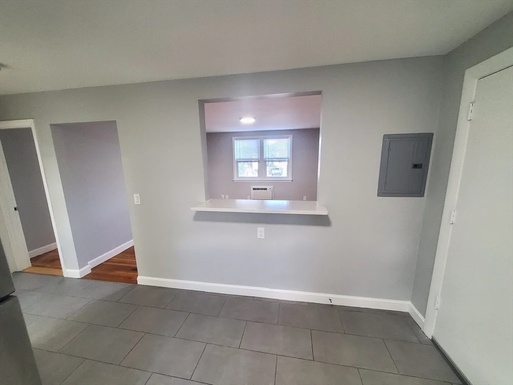 2 bed, 1 bath apartment for rent at 433A Sea St Unit 4, Adams Shore — photo 4 of 16