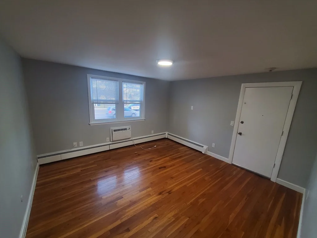 2 bed, 1 bath apartment for rent at 433A Sea St Unit 4, Adams Shore — photo 6 of 16