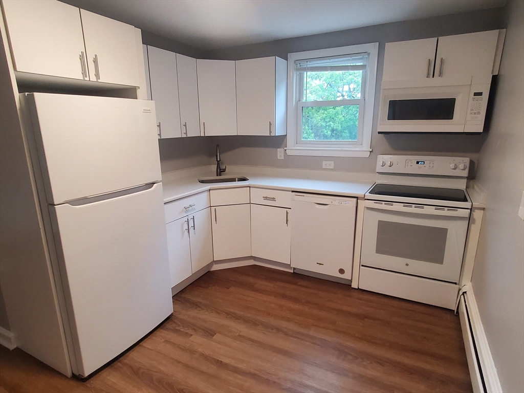 2 bed, 1 bath apartment for rent at 433A Sea St Unit 5, Quincy