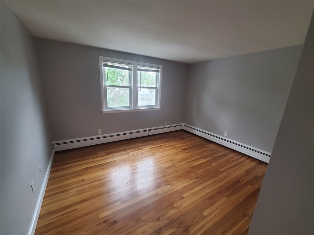 2 bed, 1 bath apartment for rent at 433A Sea St Unit 5, Quincy — photo 8 of 13