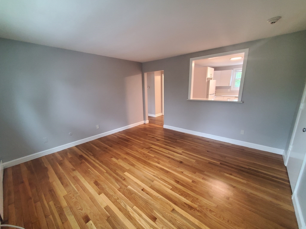 2 bed, 1 bath apartment for rent at 433A Sea St Unit 5, Quincy — photo 5 of 13