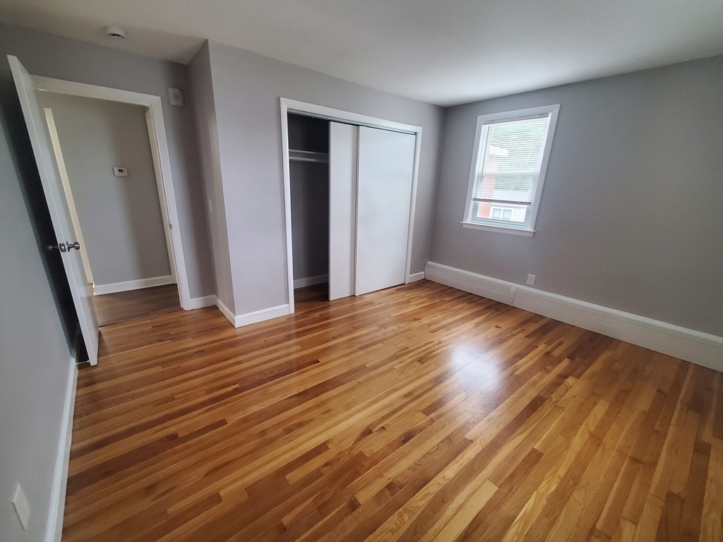2 bed, 1 bath apartment for rent at 433A Sea St Unit 6, Quincy — photo 6 of 13