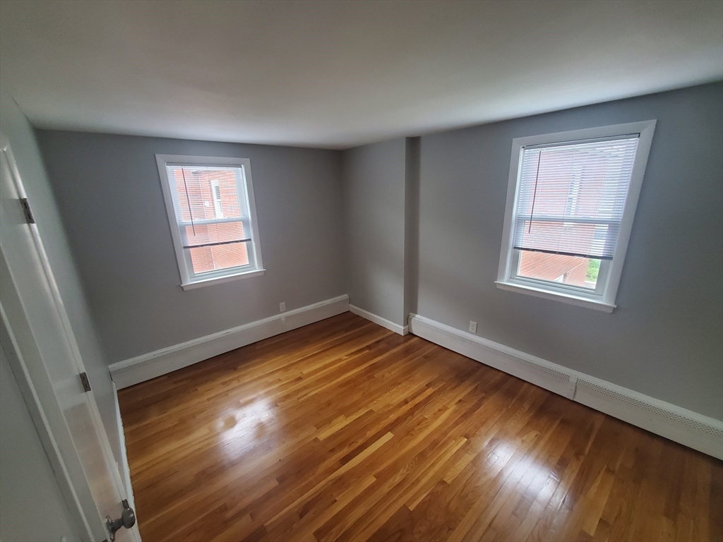 2 bed, 1 bath apartment for rent at 433A Sea St Unit 6, Quincy — photo 8 of 13