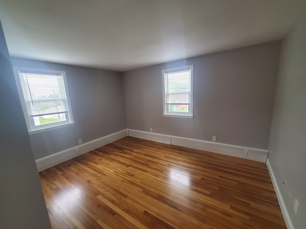 2 bed, 1 bath apartment for rent at 433A Sea St Unit 6, Quincy — photo 9 of 13