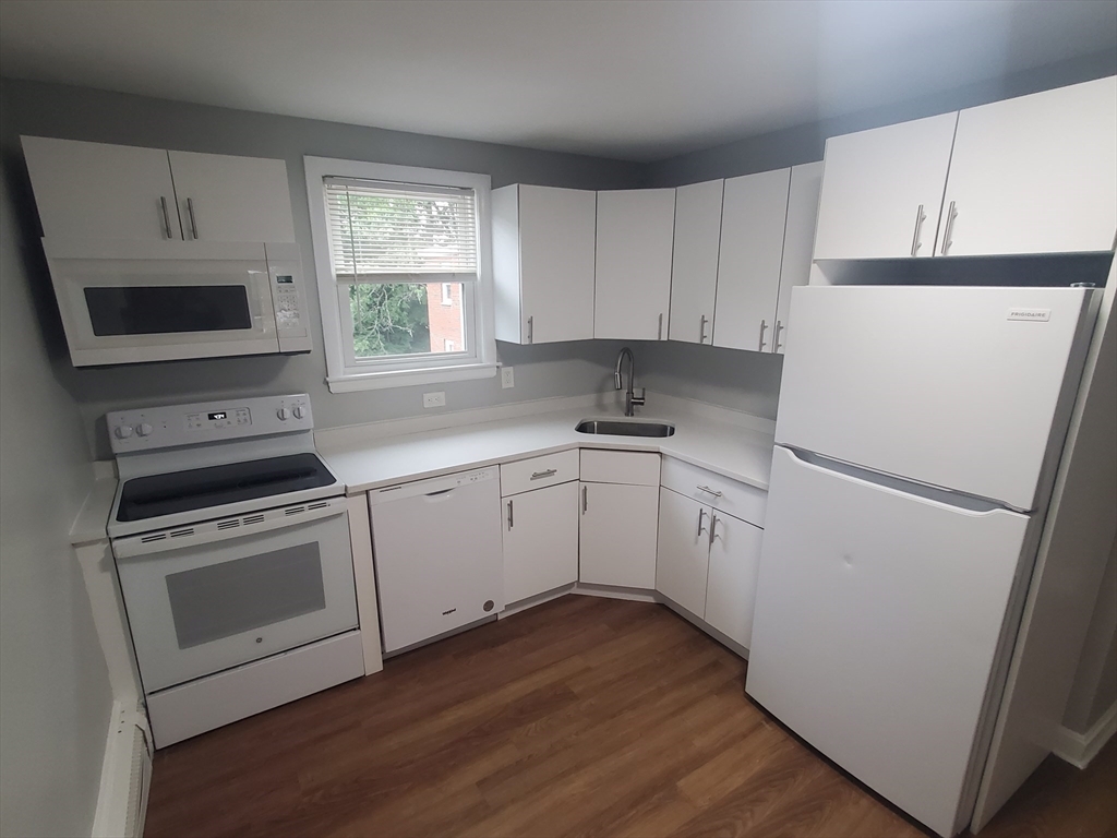 2 bed, 1 bath apartment for rent at 433A Sea St Unit 6, Quincy