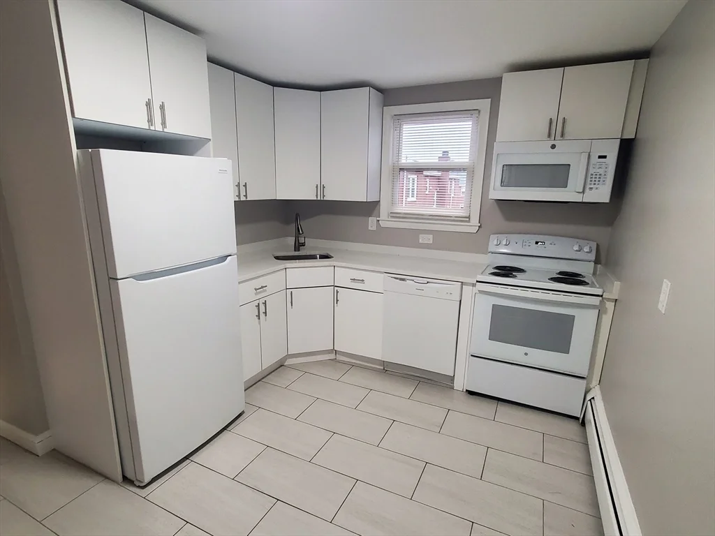 2 bed, 1 bath apartment for rent at 433B Sea St Unit 5, Adams Shore — photo 1 of 14