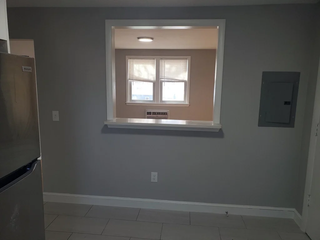 2 bed, 1 bath apartment for rent at 433B Sea St Unit 6, Adams Shore — photo 5 of 13