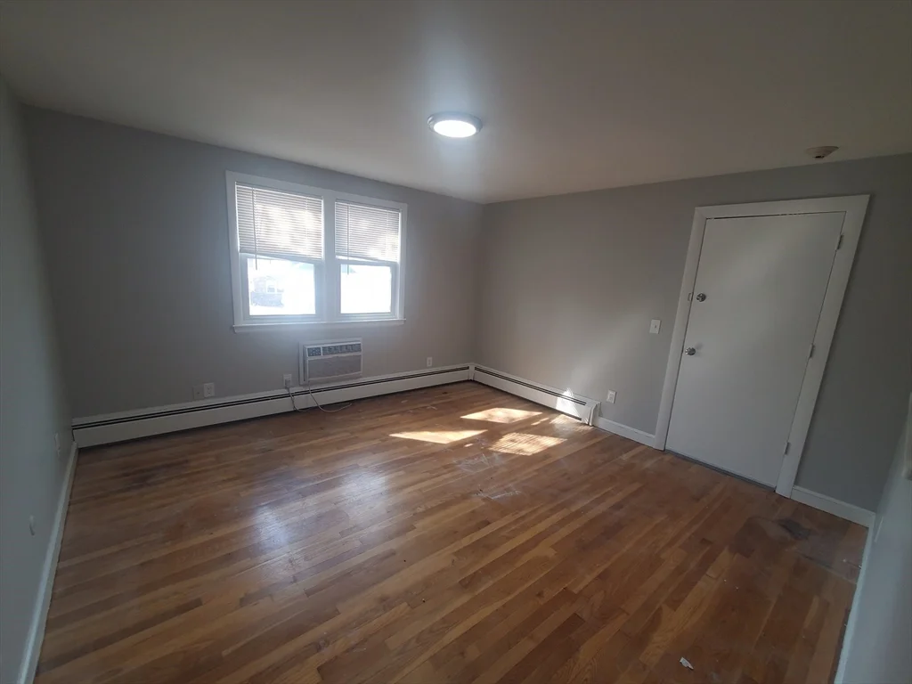 2 bed, 1 bath apartment for rent at 433B Sea St Unit 6, Adams Shore — photo 4 of 13