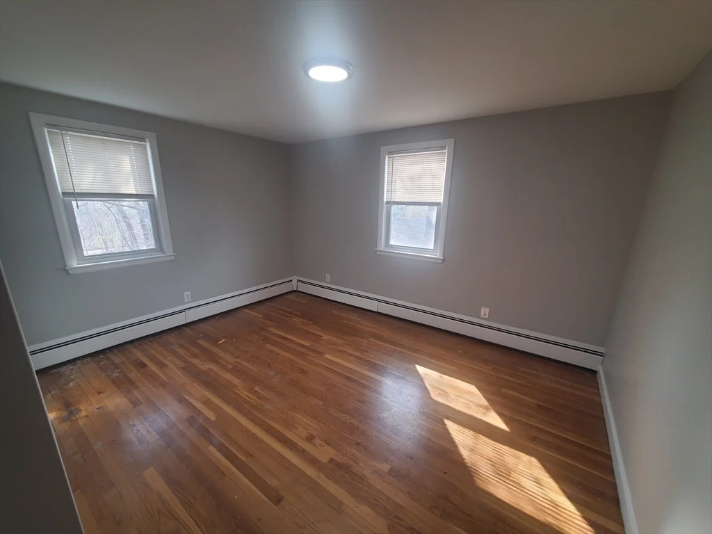 2 bed, 1 bath apartment for rent at 433B Sea St Unit 6, Adams Shore — photo 6 of 13