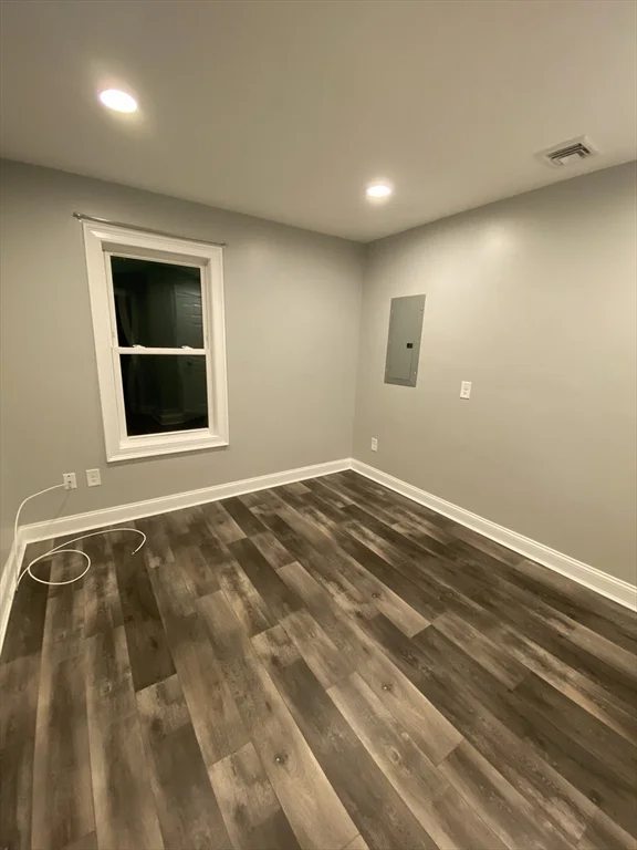 3 bed, 1 bath apartment for rent at 434 Alden St Unit 2, Fall River — photo 4 of 11