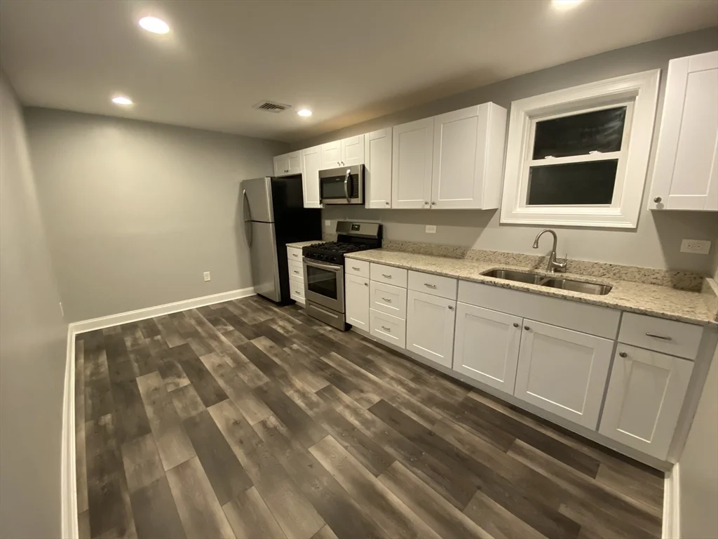 3 bed, 1 bath apartment for rent at 434 Alden St Unit 2, Fall River