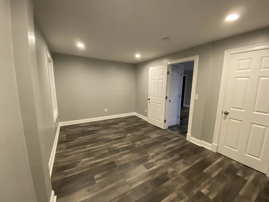 3 bed, 1 bath apartment for rent at 434 Alden St Unit 2, Fall River — photo 5 of 11