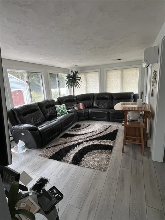 3 bed, 1 bath apartment for rent at 434 Circuit St Unit 434, Hanover — photo 13 of 14
