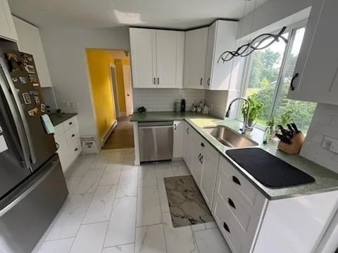 3 bed, 1 bath apartment for rent at 434 Circuit St Unit 434, Hanover — photo 6 of 14