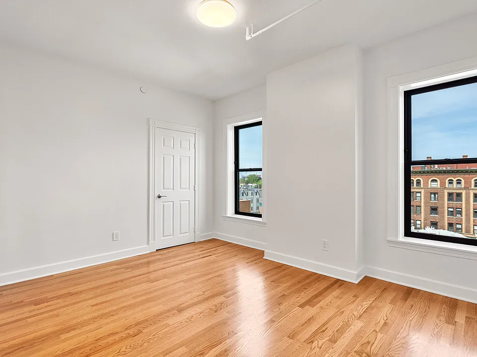 4 bed, 2 bath apartment for rent at 434 Massachusetts Ave Unit 2, South End — photo 7 of 16