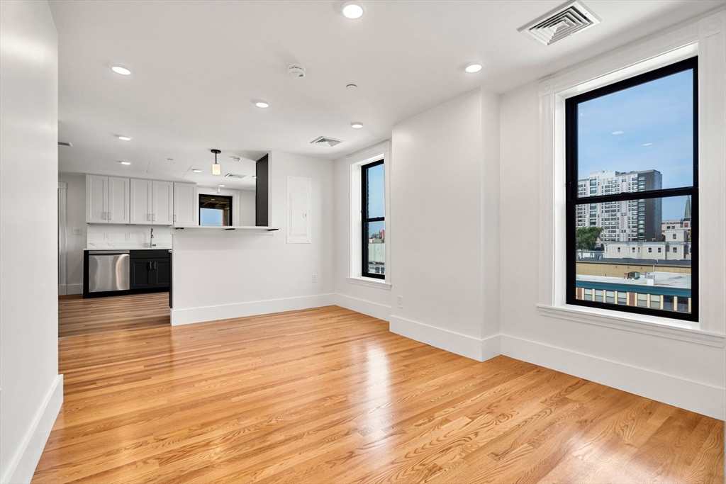 4 bed, 2 bath apartment for rent at 434 Mass Unit 8, Central Square — photo 10 of 19