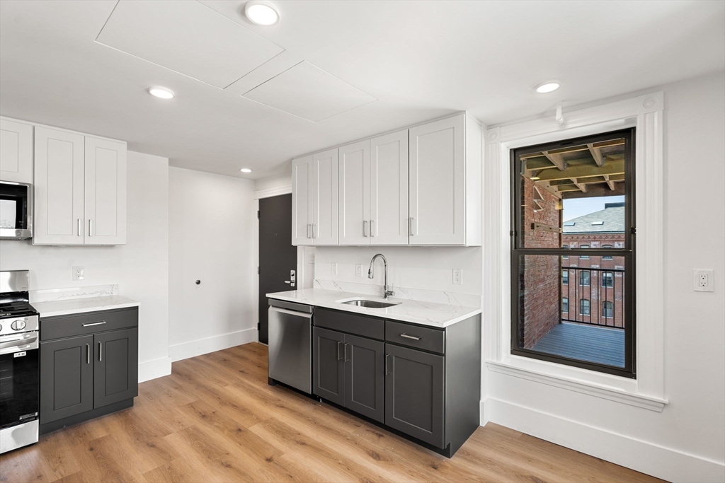 4 bed, 2 bath apartment for rent at 434 Mass Unit 8, Central Square — photo 5 of 19