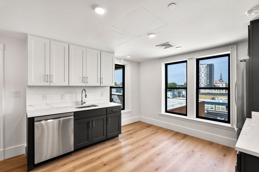 4 bed, 2 bath apartment for rent at 434 Mass Unit 8, Central Square — photo 2 of 19