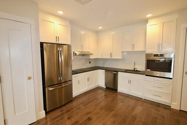 1 bed, 1 bath apartment for rent at 434 Mcgrath Highway Unit 213, Prospect Hill — photo 1 of 20