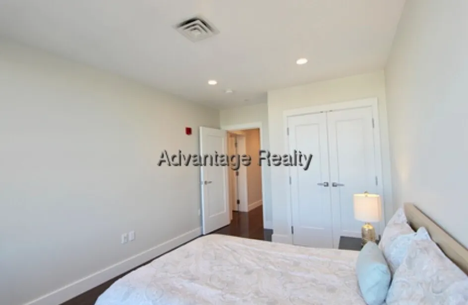 2 bed, 2 bath apartment for rent at 434 Mcgrath Highway Unit 405, Prospect Hill — photo 3 of 25