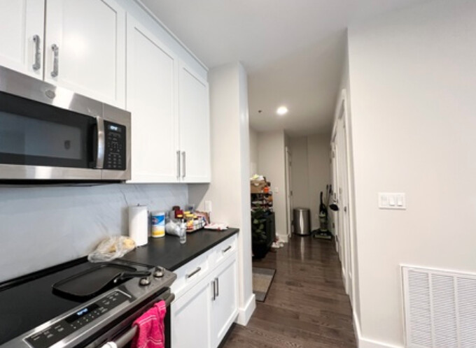 1.5 bed, 1 bath apartment for rent at 434 Mcgrath Highway Unit 411 Copy Copy, Prospect Hill — photo 2 of 15