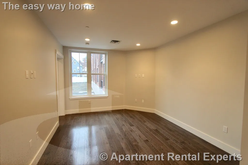 1 bed, 1 bath apartment for rent at 434 Mcgrath Hwy Unit 213, Prospect Hill — photo 3 of 10