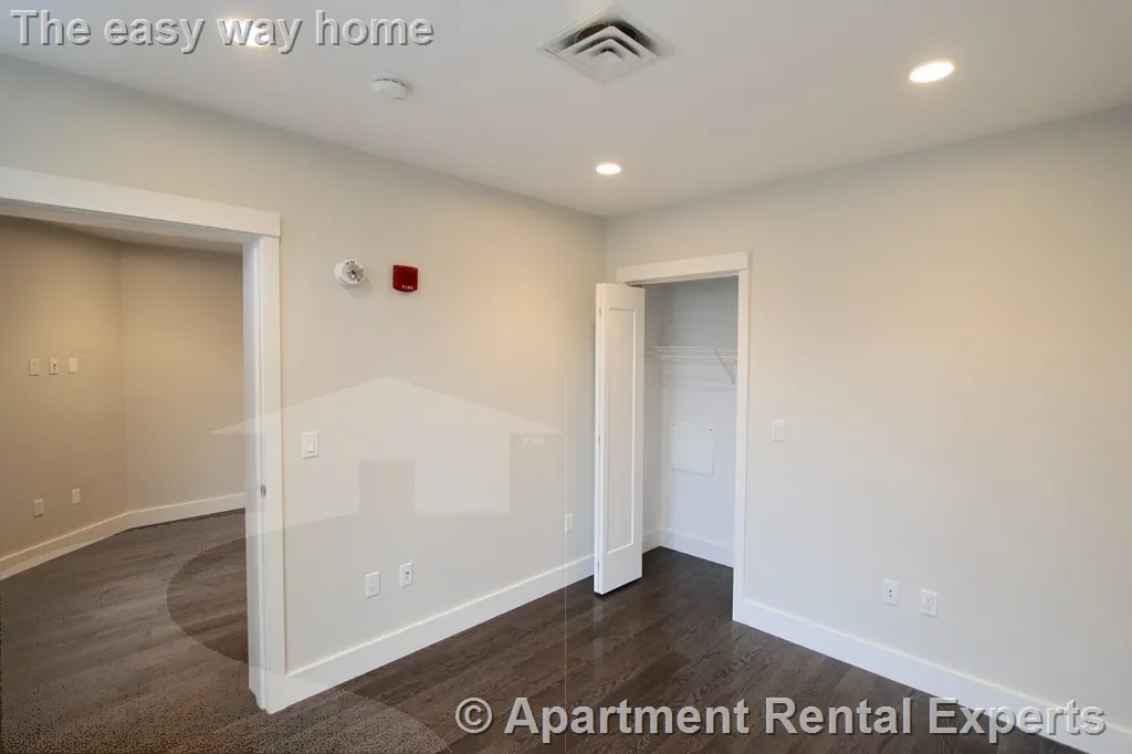 1 bed, 1 bath apartment for rent at 434 Mcgrath Hwy Unit 213, Prospect Hill — photo 6 of 10