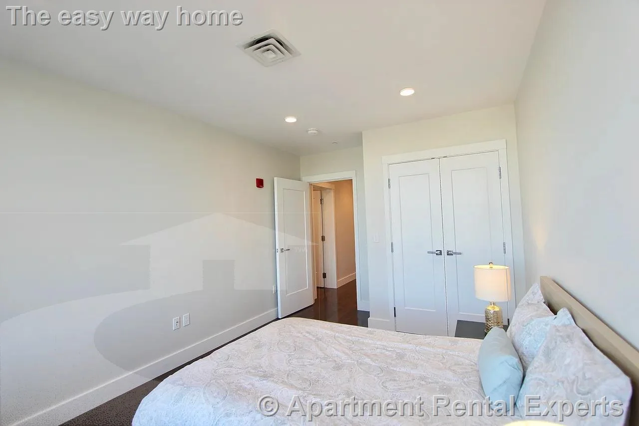 1 bed, 1 bath apartment for rent at 434 Mcgrath Hwy Unit 305, Prospect Hill — photo 6 of 7