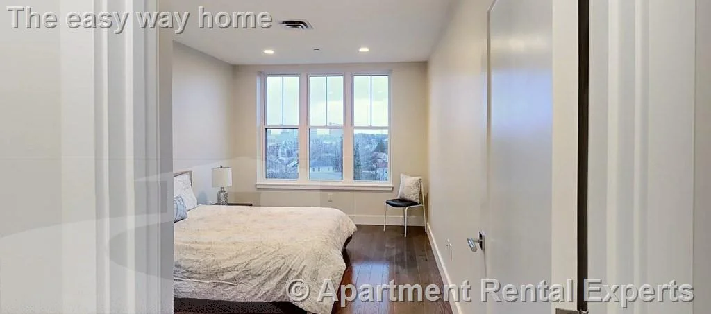2 bed, 2 bath apartment for rent at 434 Mcgrath Hwy Unit 307, Prospect Hill — photo 9 of 12