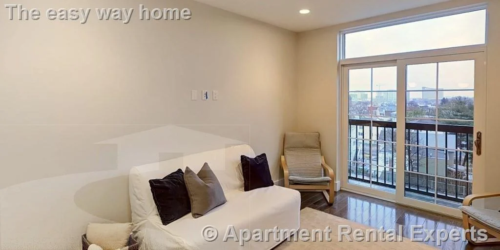 2 bed, 2 bath apartment for rent at 434 Mcgrath Hwy Unit 307, Prospect Hill — photo 3 of 12