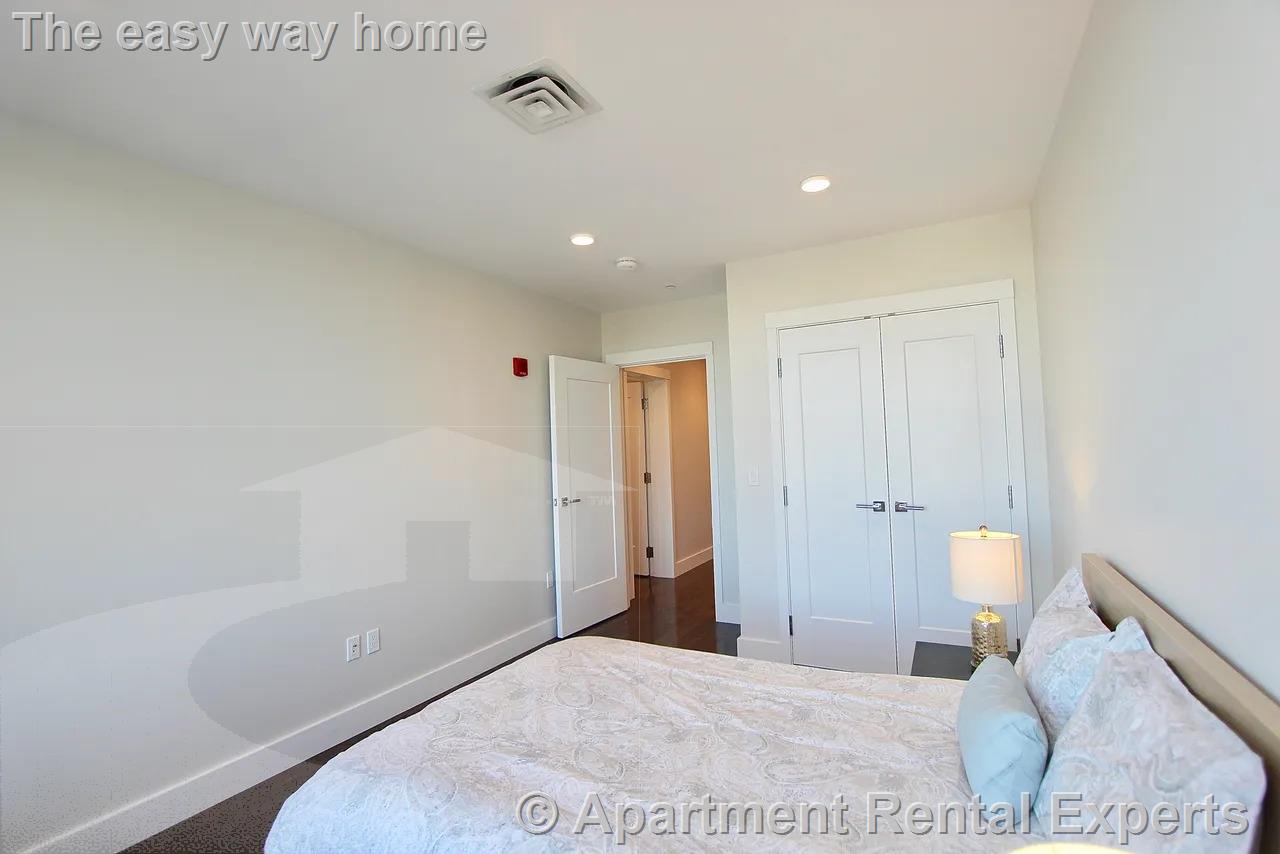 2 bed, 2 bath apartment for rent at 434 Mcgrath Hwy Unit 308, Prospect Hill — photo 6 of 8