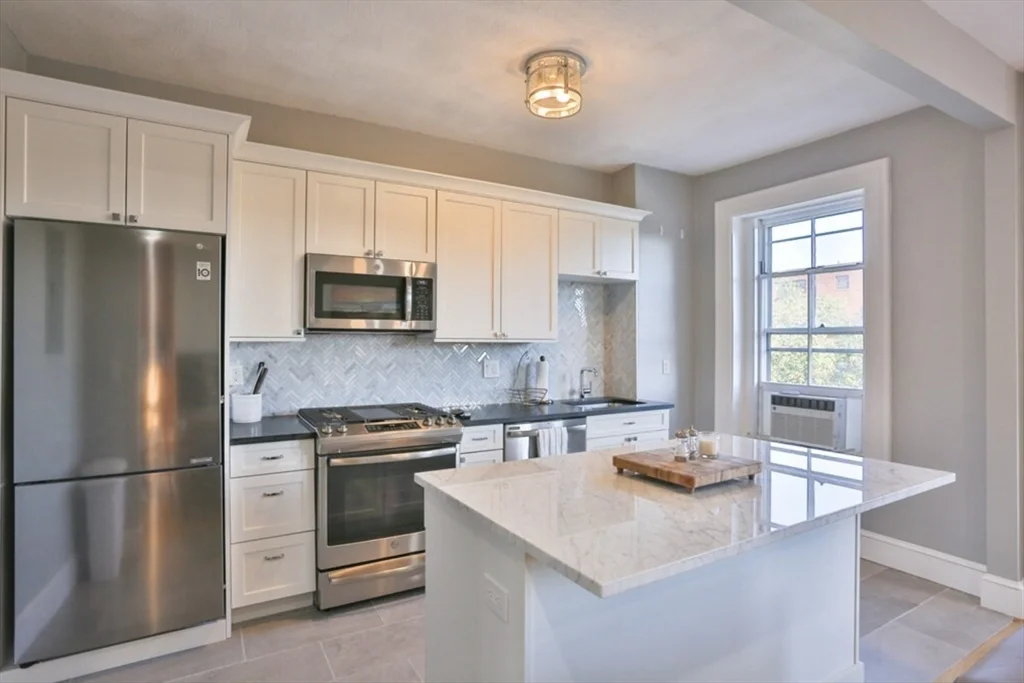 1 bed, 1 bath apartment for rent at 435 Columbus Ave Unit 3, South End — photo 3 of 11