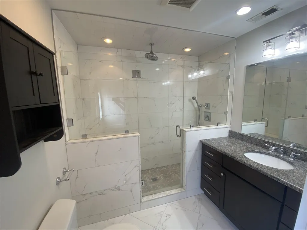 2 bed, 2 bath apartment for rent at 435 3rd St Unit 3, South Boston — photo 8 of 18
