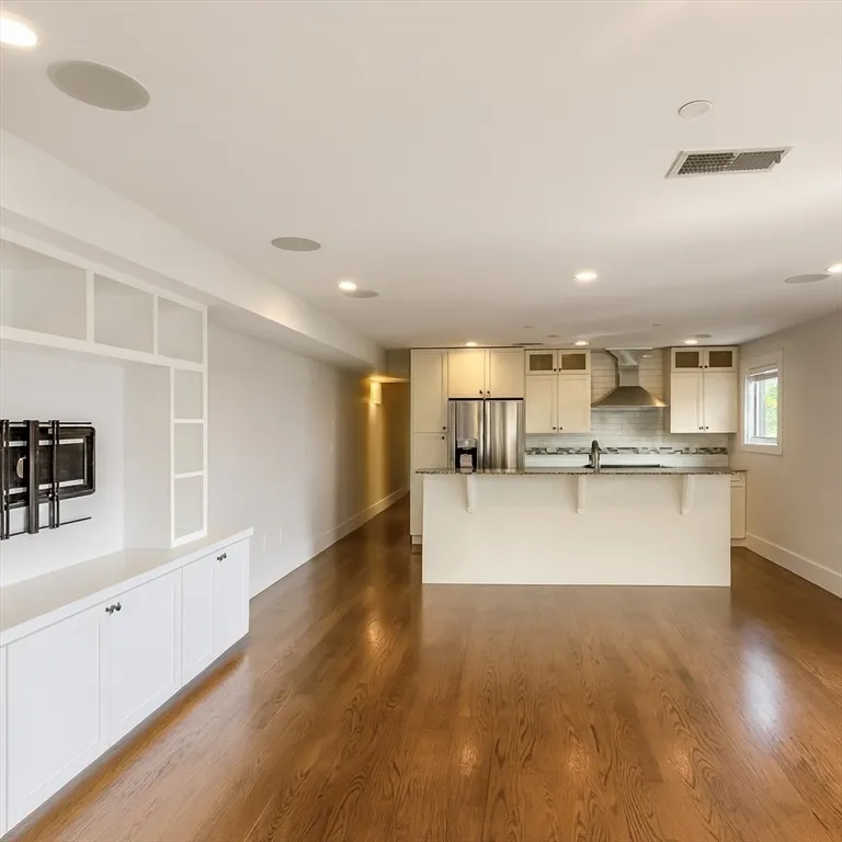 2 bed, 2 bath apartment for rent at 435 3rd St Unit 3, South Boston — photo 4 of 18