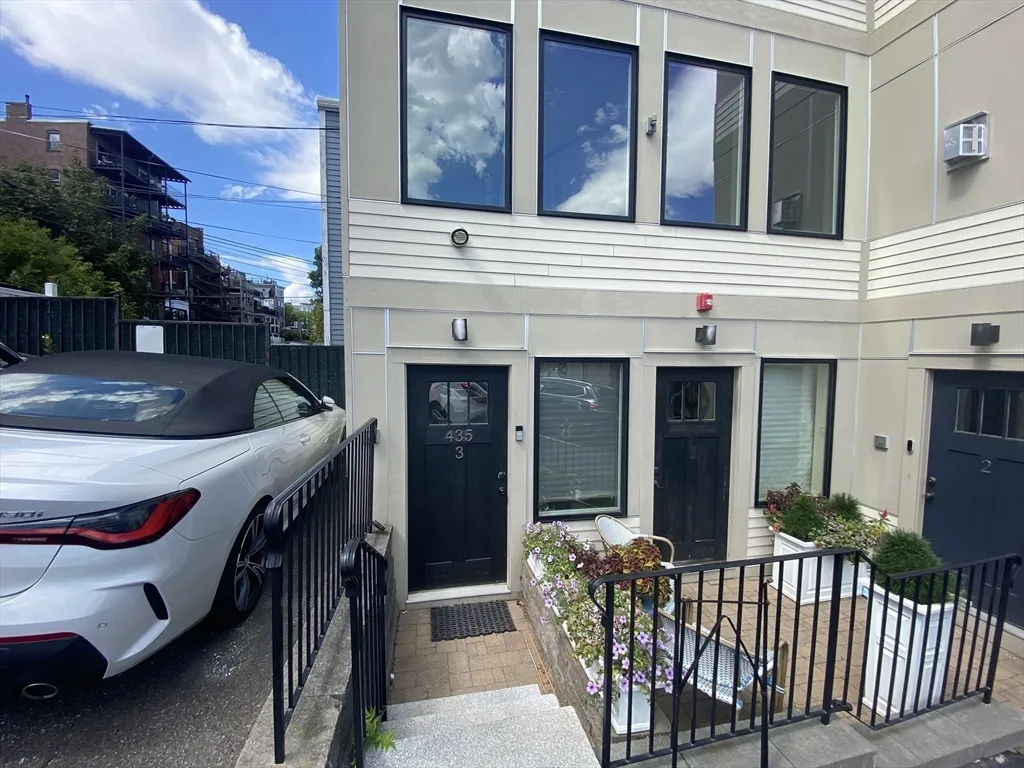 2 bed, 2 bath apartment for rent at 435 3rd St Unit 3, South Boston — photo 17 of 18