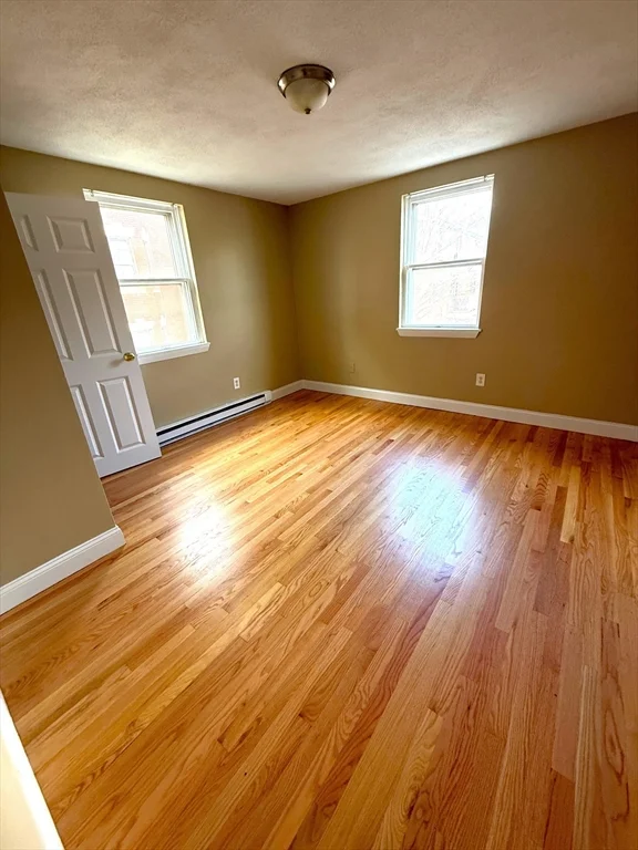 3 bed, 1 bath apartment for rent at 435 Essex Unit 5, Lynn — photo 1 of 6