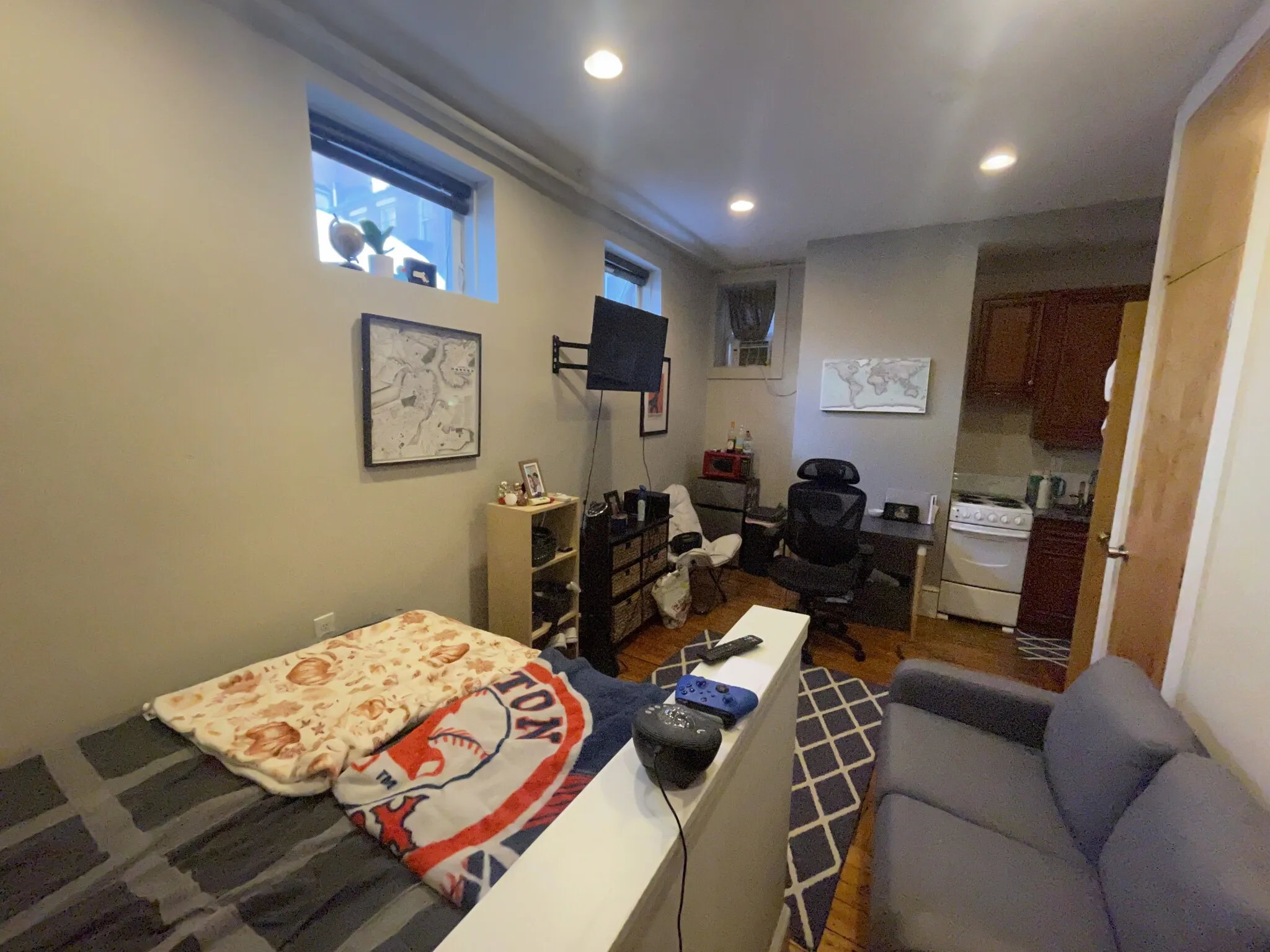 Studio bed, 1 bath apartment for rent at 435 Hanover St Unit 1a, North End — photo 4 of 5