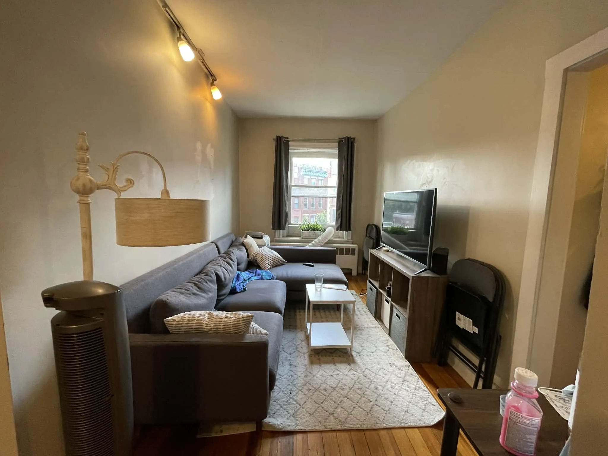 3 bed, 1 bath apartment for rent at 435 Hanover St Unit 5b, North End — photo 1 of 8