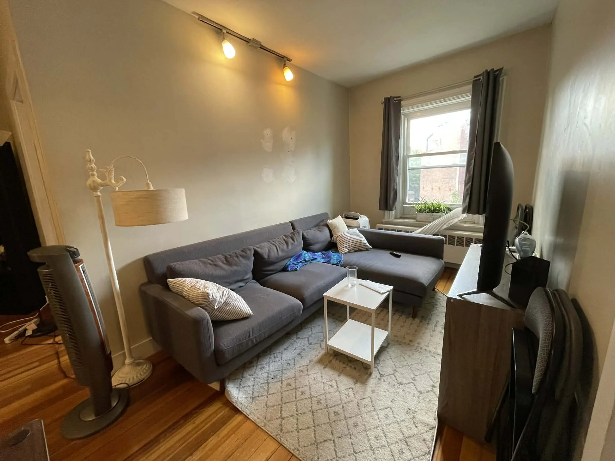3 bed, 1 bath apartment for rent at 435 Hanover St Unit 5b, North End — photo 7 of 8