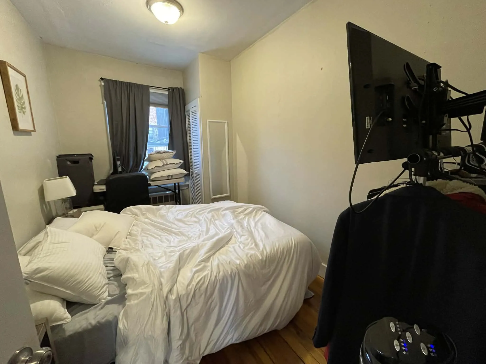 3 bed, 1 bath apartment for rent at 435 Hanover St Unit 5b, North End — photo 2 of 8