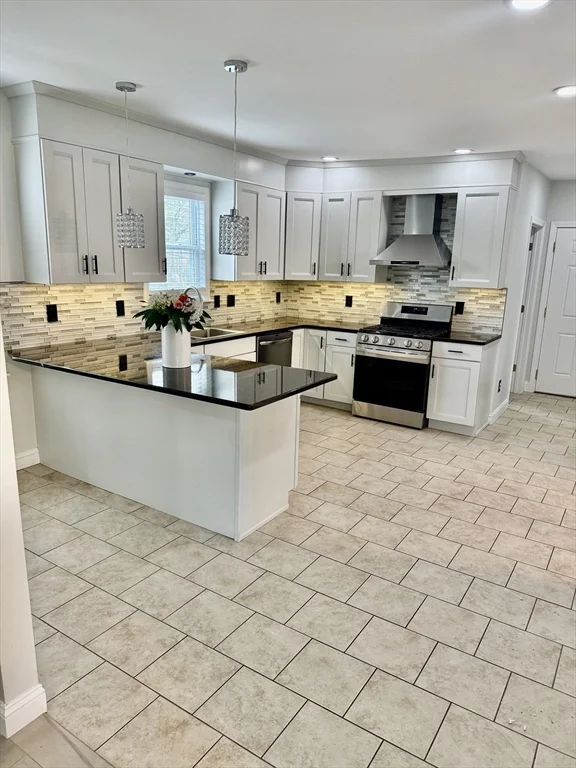 3 bed, 2 bath apartment for rent at 435 Lebanon St Unit 1, Malden — photo 33 of 37