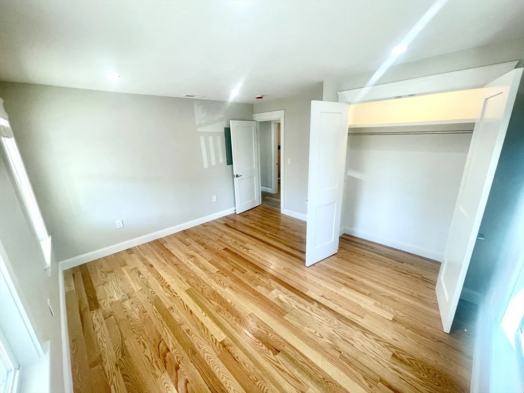 5 bed, 2 bath apartment for rent at 435 Newport Rd Unit 2, Strawberry Hill — photo 9 of 38