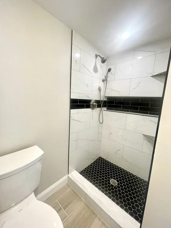 5 bed, 2 bath apartment for rent at 435 Newport Rd Unit 2, Strawberry Hill — photo 12 of 38