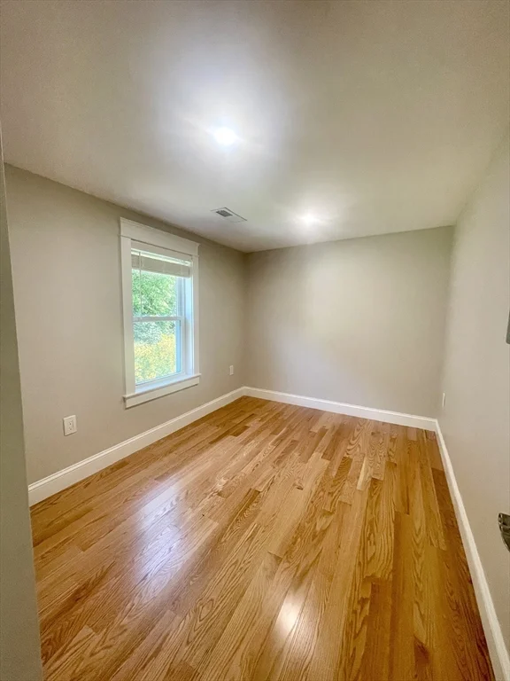 5 bed, 2 bath apartment for rent at 435 Newport Rd Unit 2, Strawberry Hill — photo 26 of 38