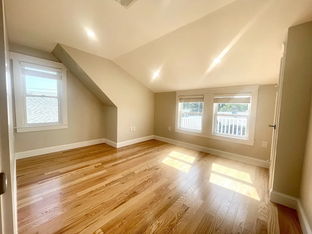 5 bed, 2 bath apartment for rent at 435 Newport Rd Unit 2, Strawberry Hill — photo 29 of 38