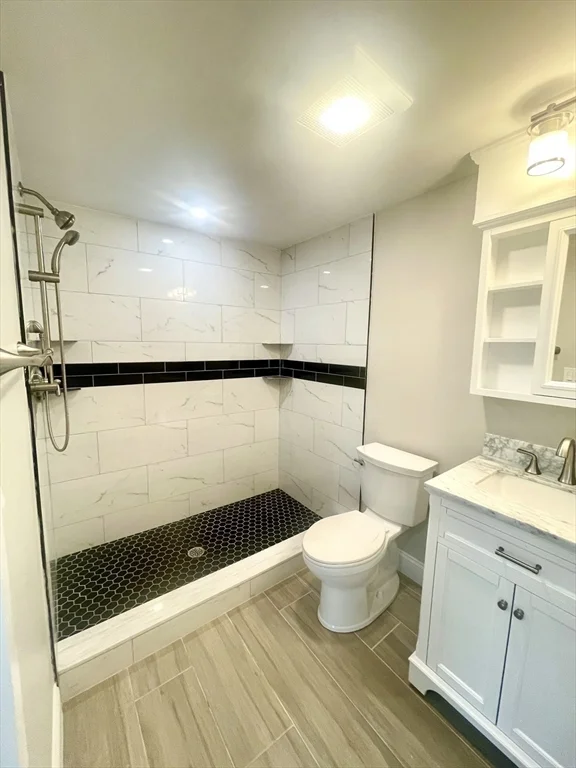 5 bed, 2 bath apartment for rent at 435 Newport Rd Unit 2, Strawberry Hill — photo 23 of 38